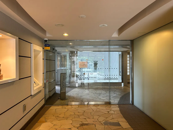 【ロータリーパレス千住関屋】エントランス 【ロータリーパレス千住関屋】エントランス