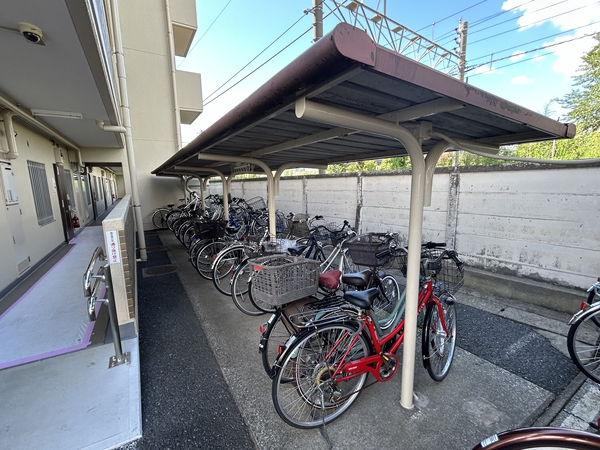 【コスモ大宮日進】駐輪場
