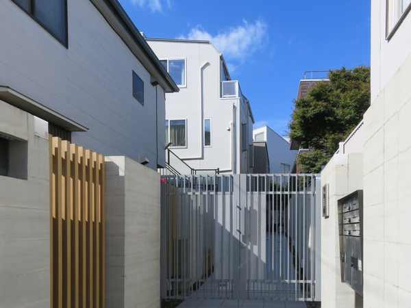 【リムテラス経堂】エントランス