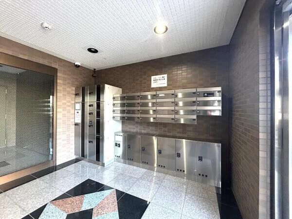 【モナークレガリア調布多摩川】エントランス1