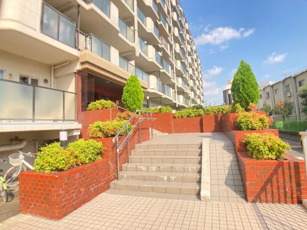 【シャルム茨木】エントランス