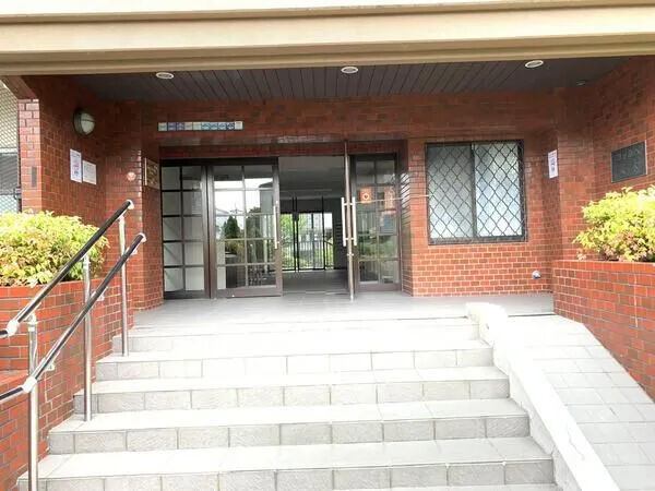 【シャルム茨木】エントランス