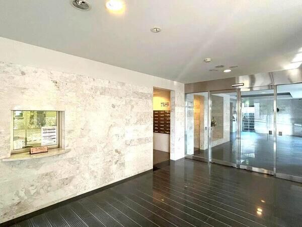 【ヒルズ平尾】エントランス1