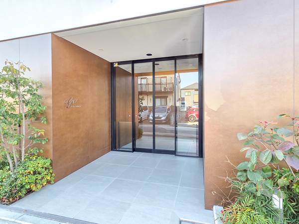 【ジオ戸田公園】エントランス 【ジオ戸田公園】エントランス