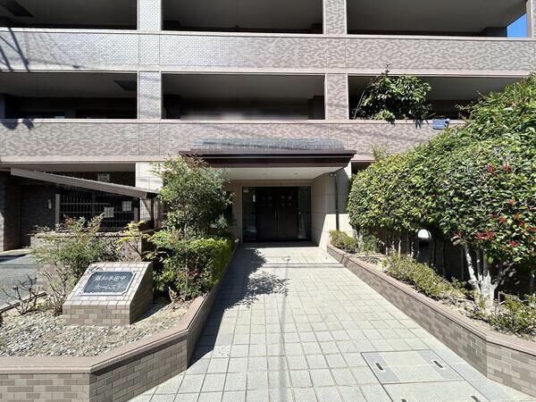 【藤和牛田中ホームズ】エントランス