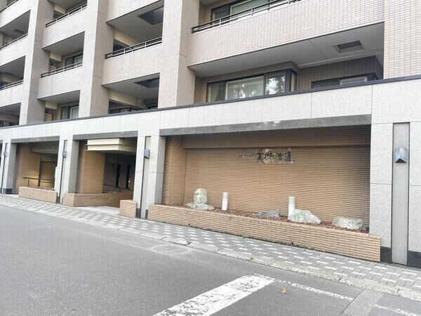 【パシフィック美術館通】エントランス