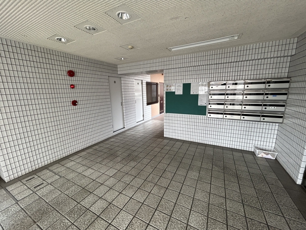【ダイアパレス二葉】エントランス