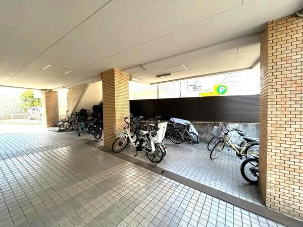 【ライオンズマンション覚王山】共用部分(駐輪場) 【ライオンズマンション覚王山】共用部分(駐輪場)