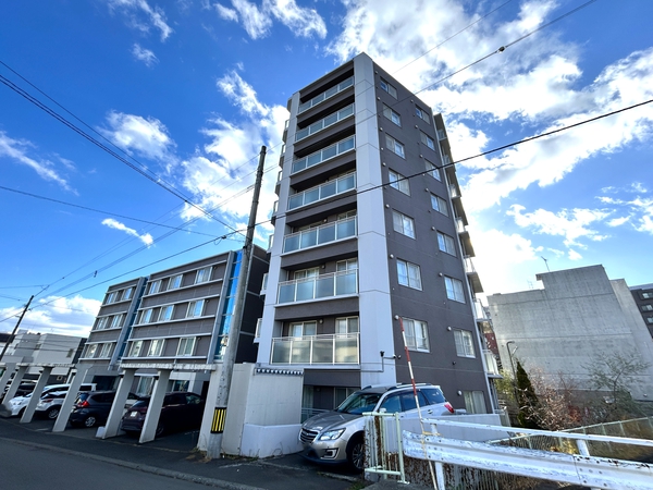 【エクセルシオール宮の森】外観