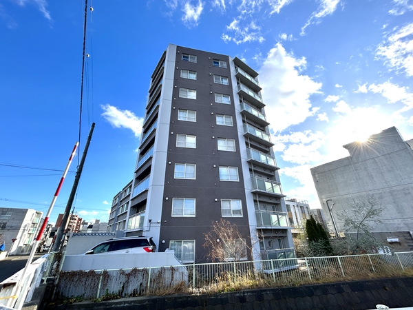 【エクセルシオール宮の森】外観