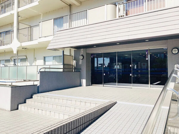 【マンハイム五条】エントランス