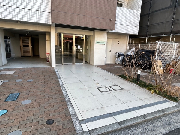 【アイルイムーブル弘明寺】エントランス