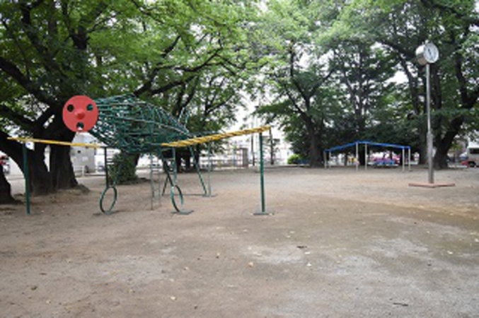 南割公園までは約530ｍ（徒歩7分）