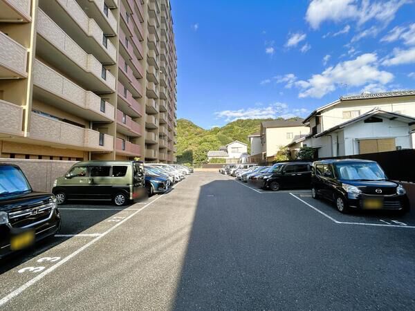 【ヴェルディ府中ガーデンヒルズ】駐車場 【ヴェルディ府中ガーデンヒルズ】駐車場