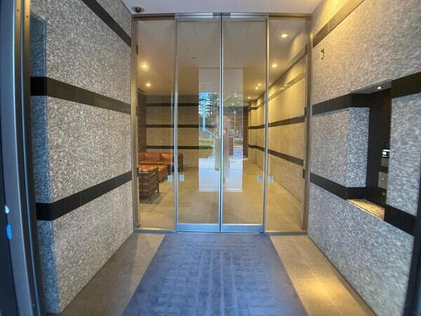 【プラウド本町定禅寺通】エントランス