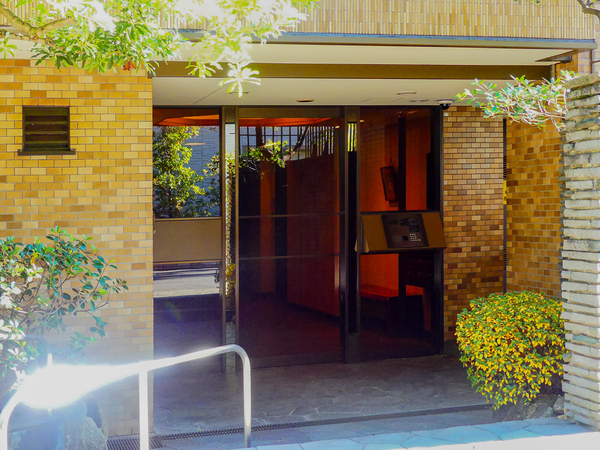 【ホーマットオリンパス】エントランス