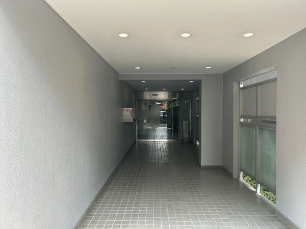 【コスモ調布多摩川】エントランス
