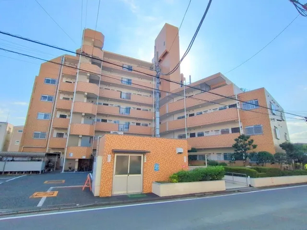 【与野本町ローヤルコーポ】外観3