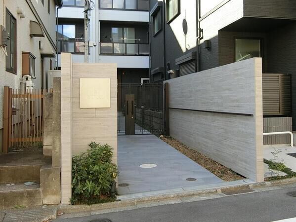 【リムテラスアルファ用賀】エントランス