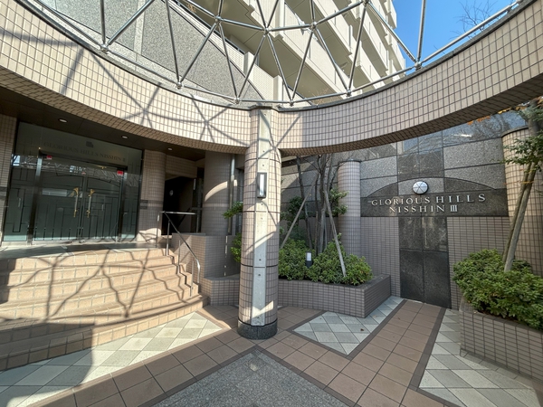 【グローリアスヒルズ日進第3】エントランス 【グローリアスヒルズ日進第3】エントランス