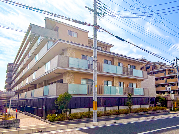 【パデシオン京都小倉グランドヒルズ】外観