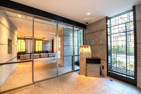 【ブランズ明石町】エントランス1