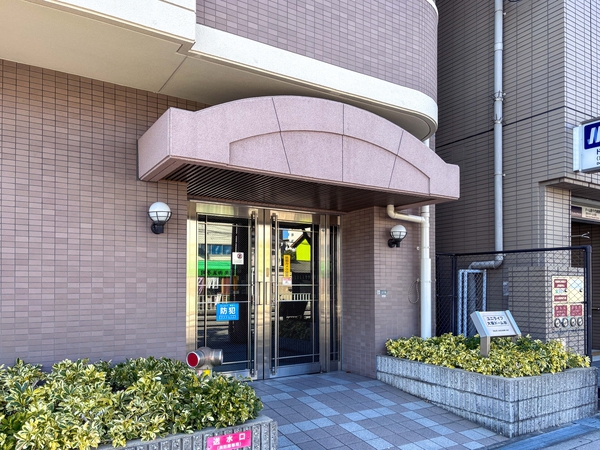 【ユニライフ大阪ドーム前】エントランス 【ユニライフ大阪ドーム前】エントランス