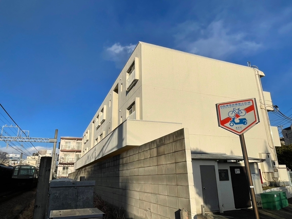 【ダイアパレス鶴ヶ峰】外観