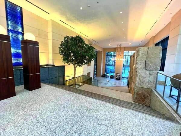 【パークコート六本木ヒルトップ】エントランス（カスケードホール）