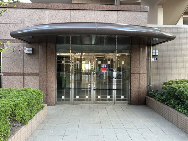 【ファミール宝塚】エントランス 【ファミール宝塚】エントランス