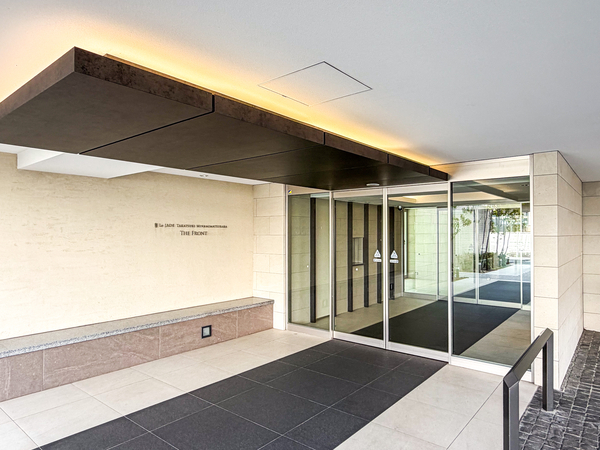 【レ・ジェイド高槻南松原The Front】エントランス 【レ・ジェイド高槻南松原The Front】エントランス