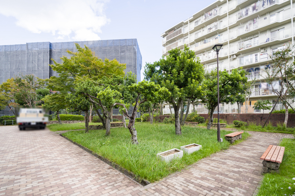 【江坂住宅】敷地内