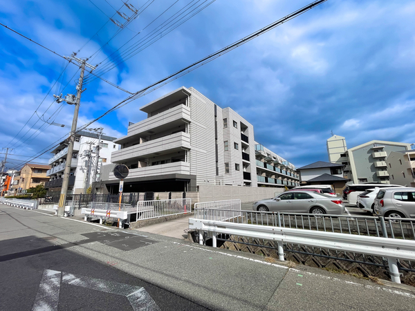 【グランアッシュ塚口】外観