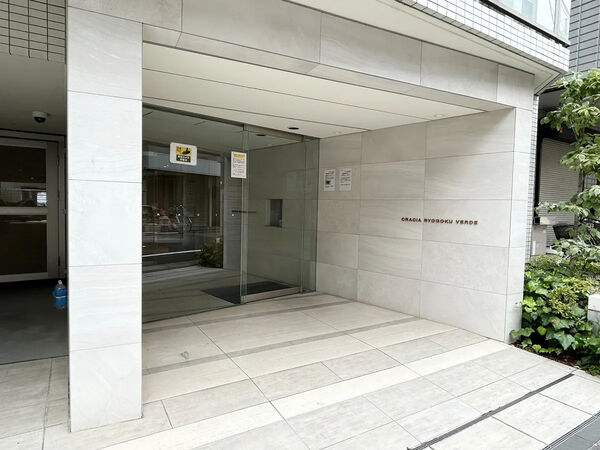 【クレイシア両国ヴェルデ】エントランス