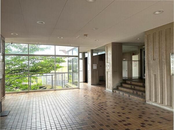 エントランス内