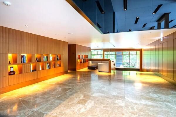 【ブランズ四番町】ロビー1