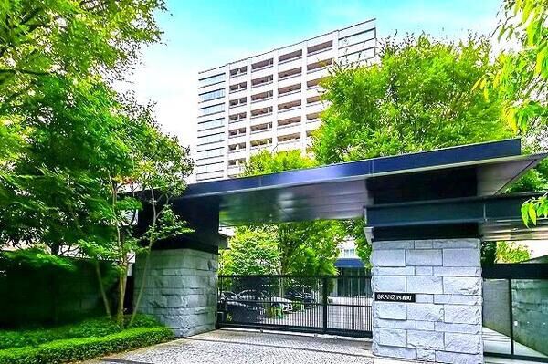 【ブランズ四番町】外観2