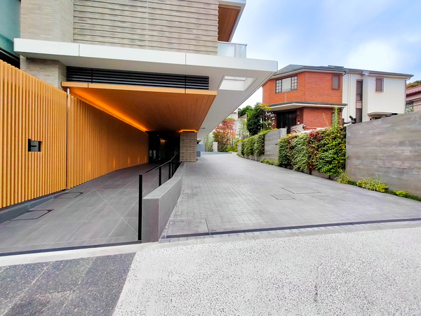 【グランドメゾンThe山手249】エントランス 【グランドメゾンThe山手249】エントランス