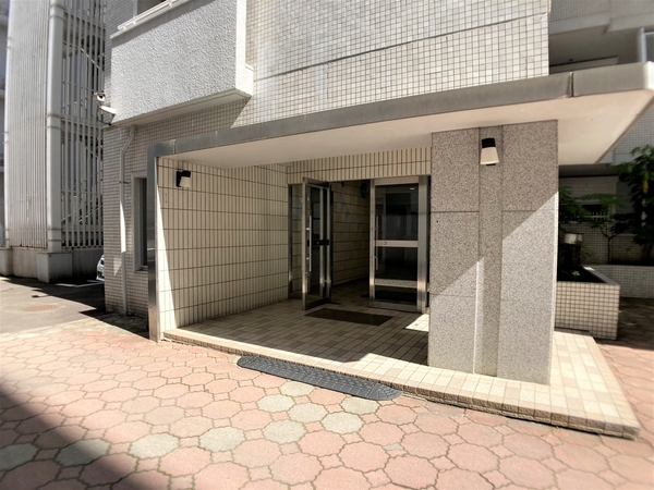 【二日町パークマンション】エントランスアプローチ