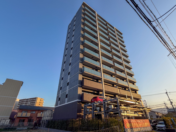 【ブランニード八尾桜ケ丘一丁目】外観