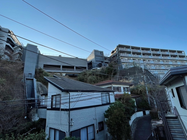 【クオス横浜六浦ヒルトップレジデンスブライトガーデン】外観