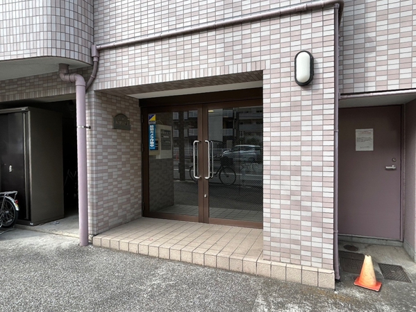 【ファーストクラス磯子】エントランス