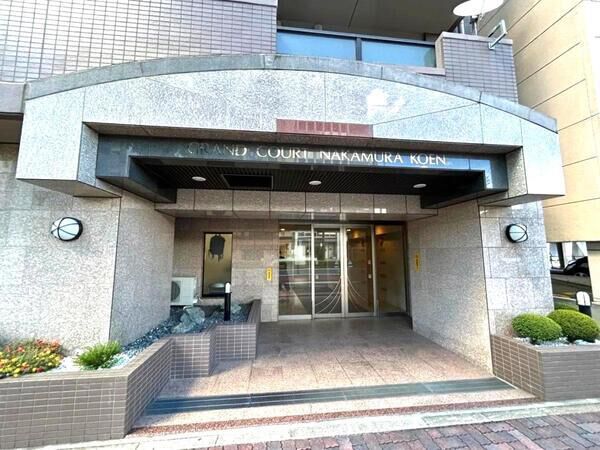 【グランコート中村公園】エントランス２