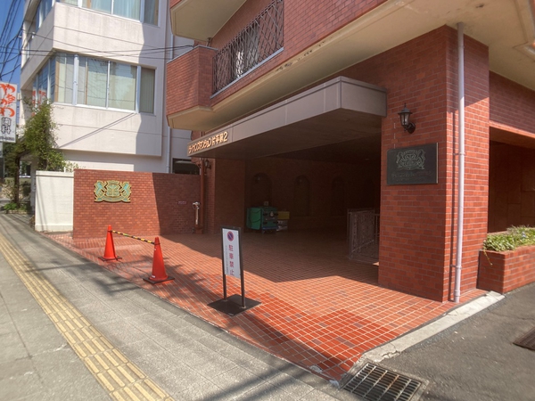 【ライオンズマンション片平第2】エントランスアプローチ