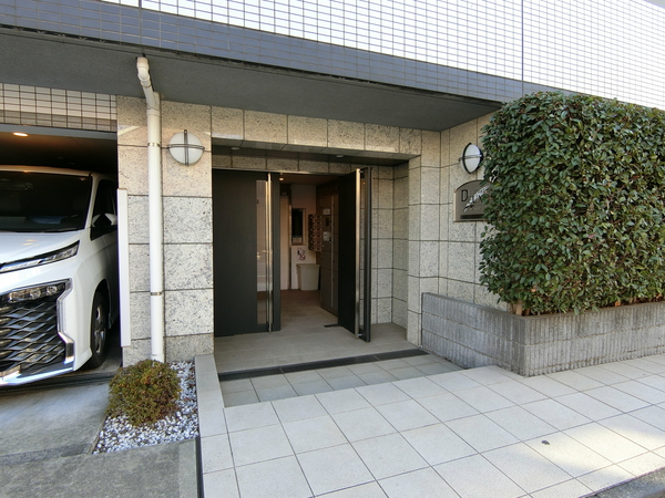 【プレール・ドゥーク富士見ヶ丘】エントランス