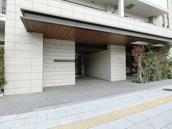 【サンリヤン成増アーバンステージ】エントランス