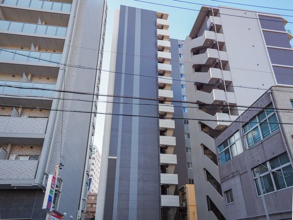 【プレサンスレイズ金山アクス】外観