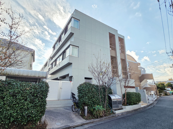 【グリーンコート調布国領アートハウス】外観