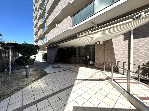 【グラン・コート小橋】エントランス 【グラン・コート小橋】エントランス