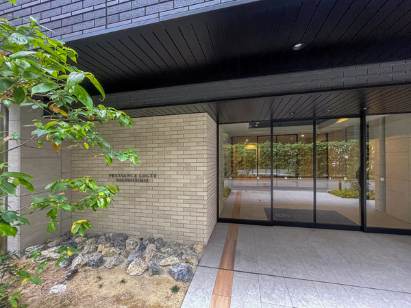 【プレサンスロジェ名古屋駅前】エントランス